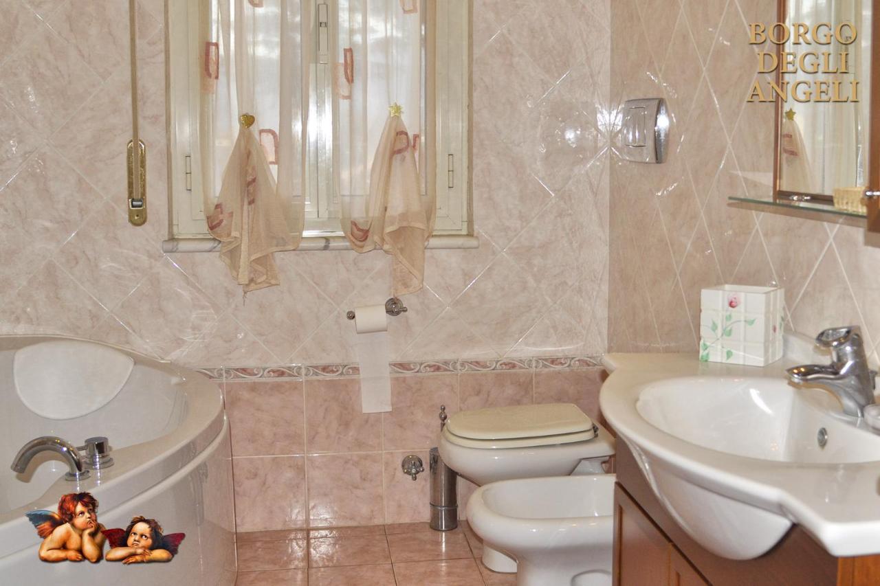 Borgo Degli Angeli Arcola Bed & Breakfast Exterior photo